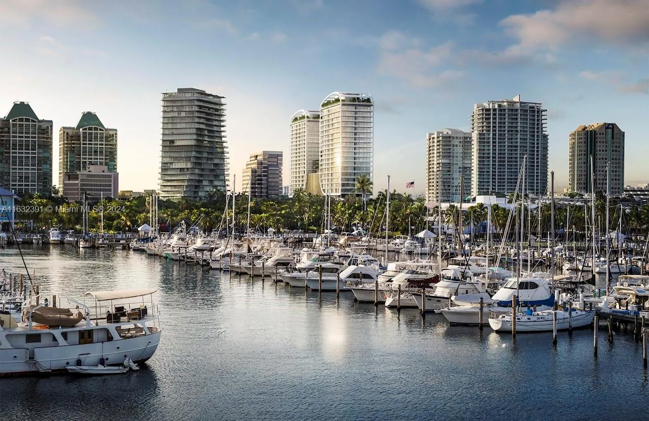 2678 Tigertail Ave # B, Miami FL 33133