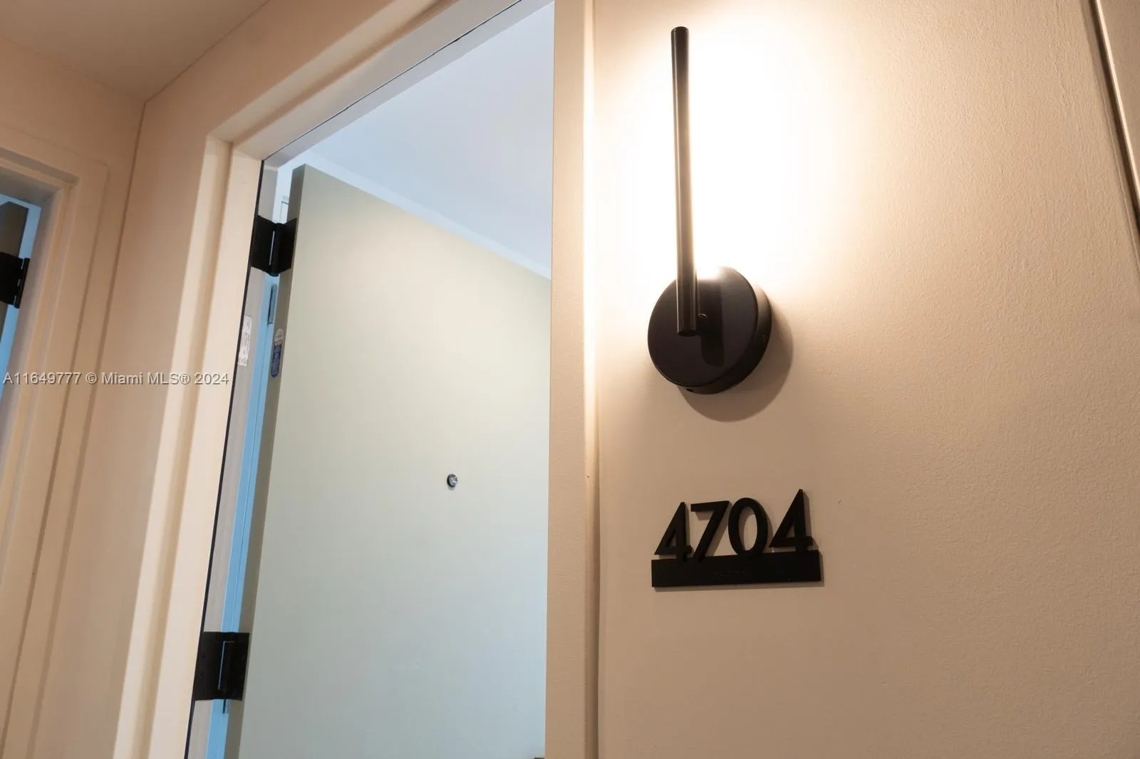 601 NE 1 Ave # 4704, Miami FL 33132