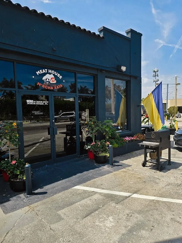 18300 W Dixie Hwy, North Miami Beach FL 33160