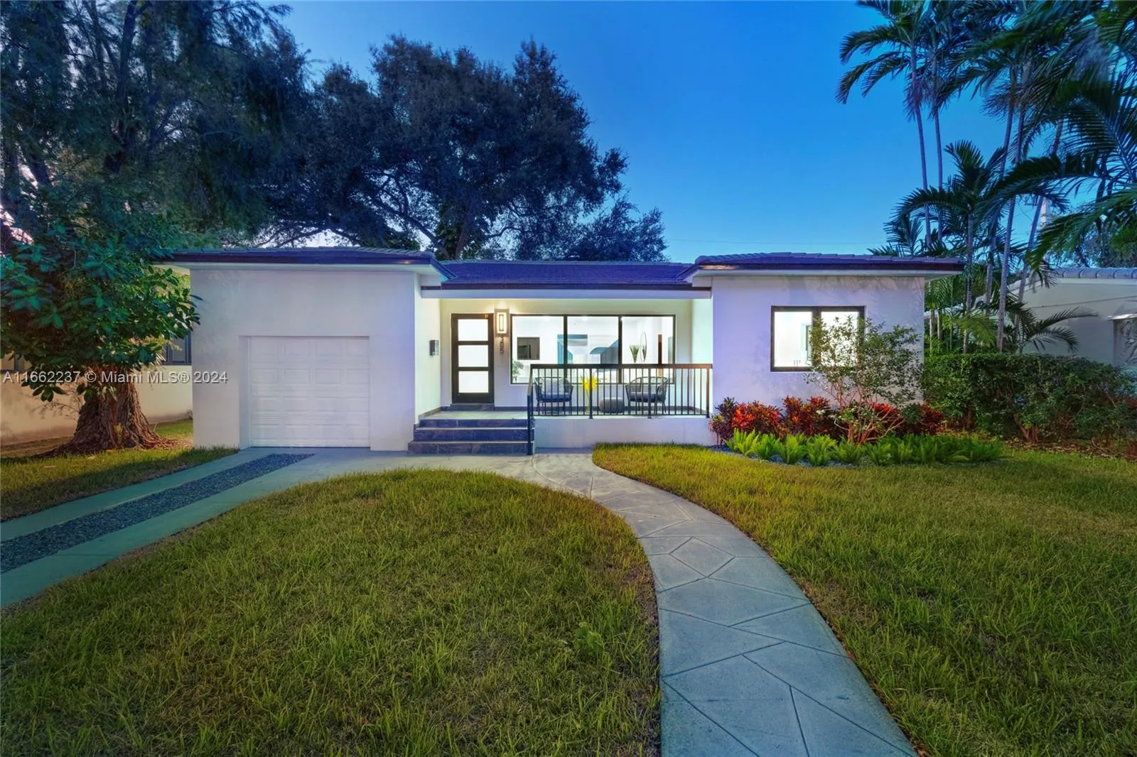 2 bedroom 2 bath for sale at 305 Fluvia Ave, Coral Gables FL 33134