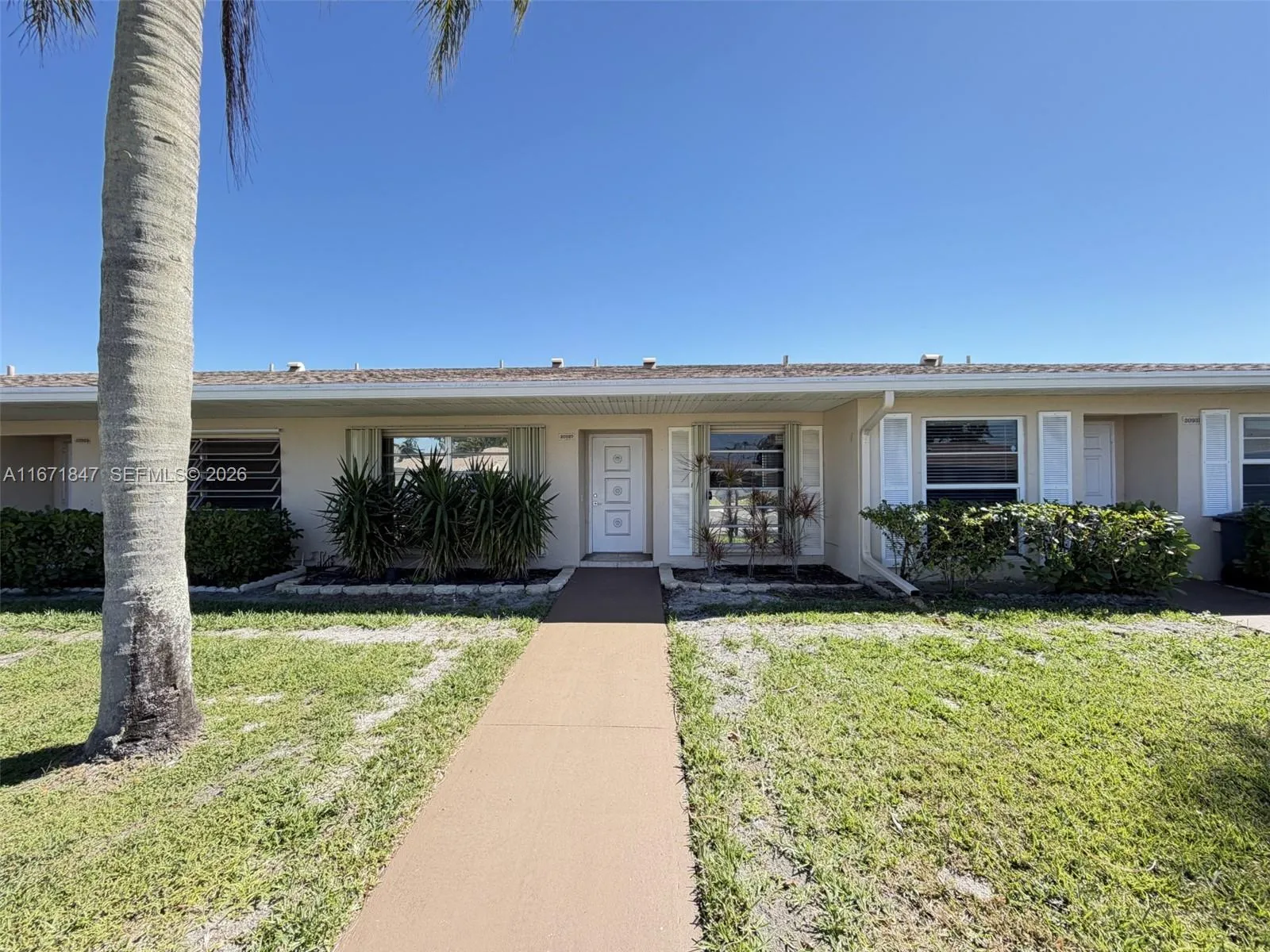 2 bedroom 1 bath for sale at 20927 Sedgewick Dr, Boca Raton FL 33433