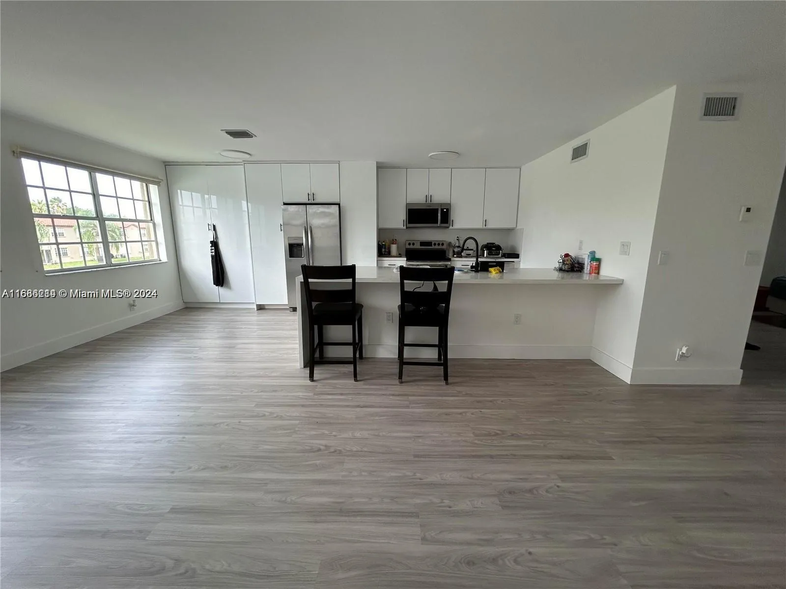 8657 SW 5th St # 206, Pembroke Pines FL 33025