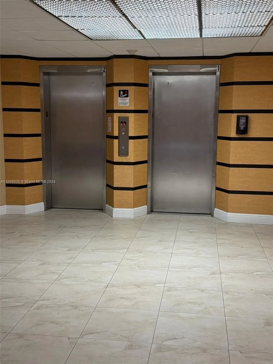 3800 N Hills Dr # 312, Hollywood FL 33021