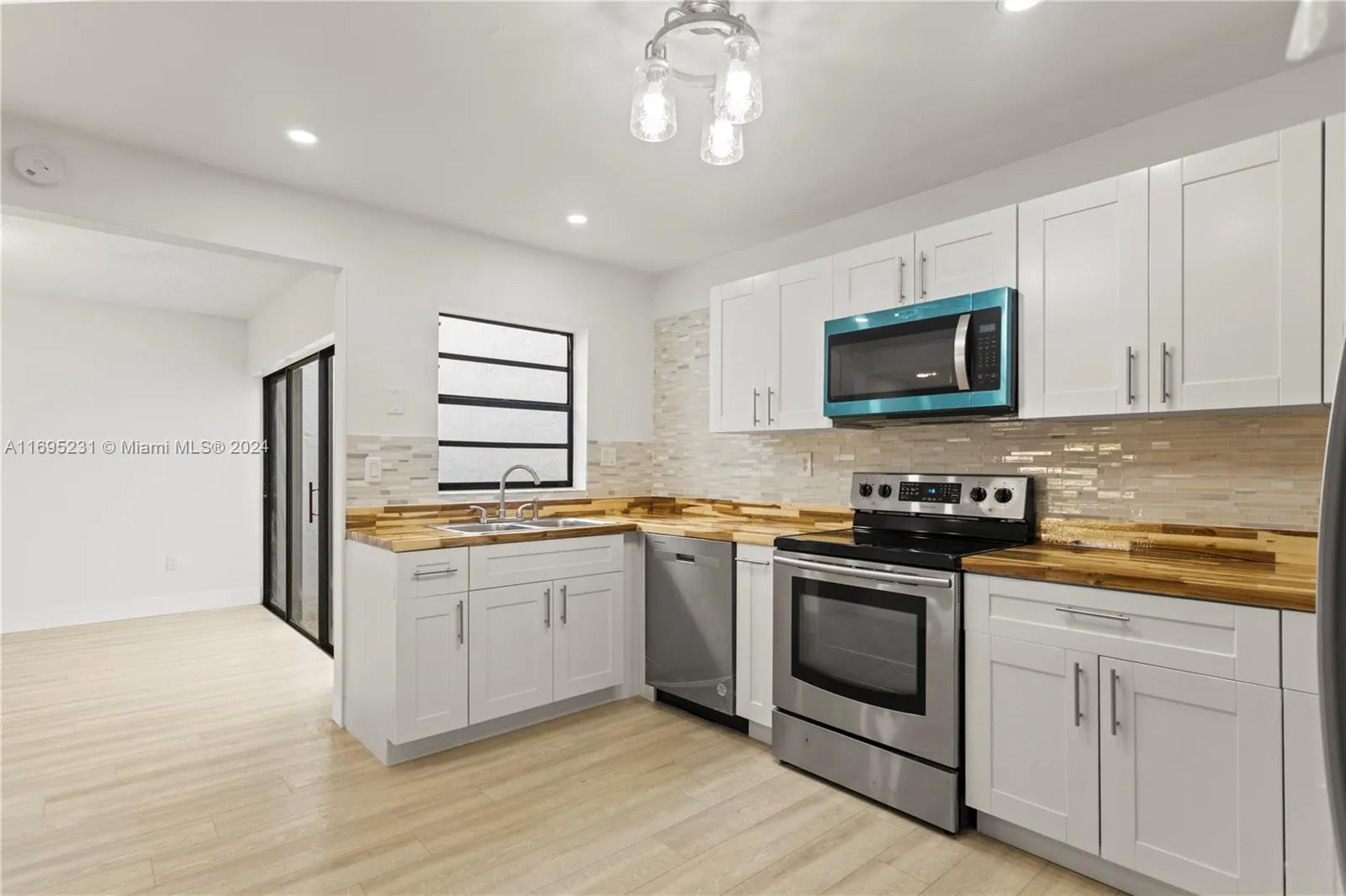 6745 NW 169th St # G, Hialeah FL 33015