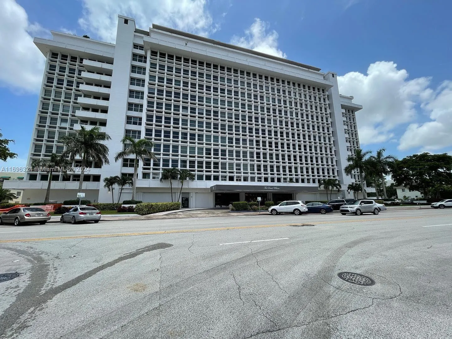 1 bedroom 1 bath for sale at 700 Biltmore Way # 804, Coral Gables FL 33134