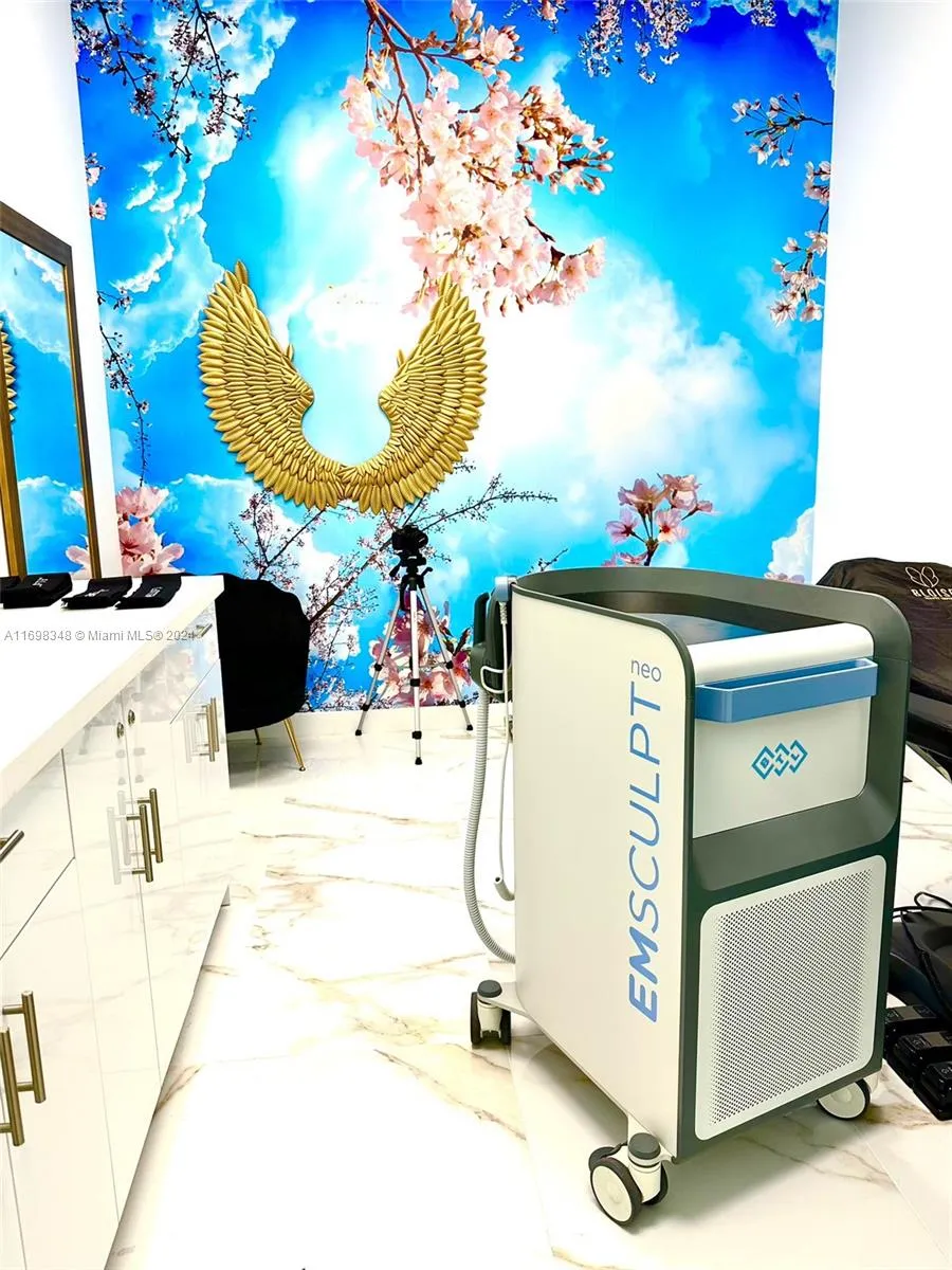 Collins Avenue, Sunny Isles Beach FL 33160