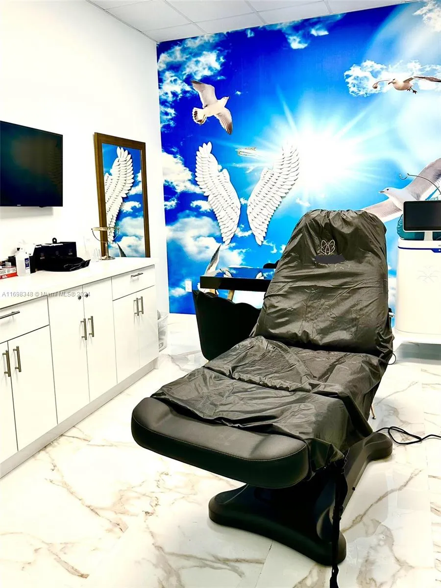 Collins Avenue, Sunny Isles Beach FL 33160