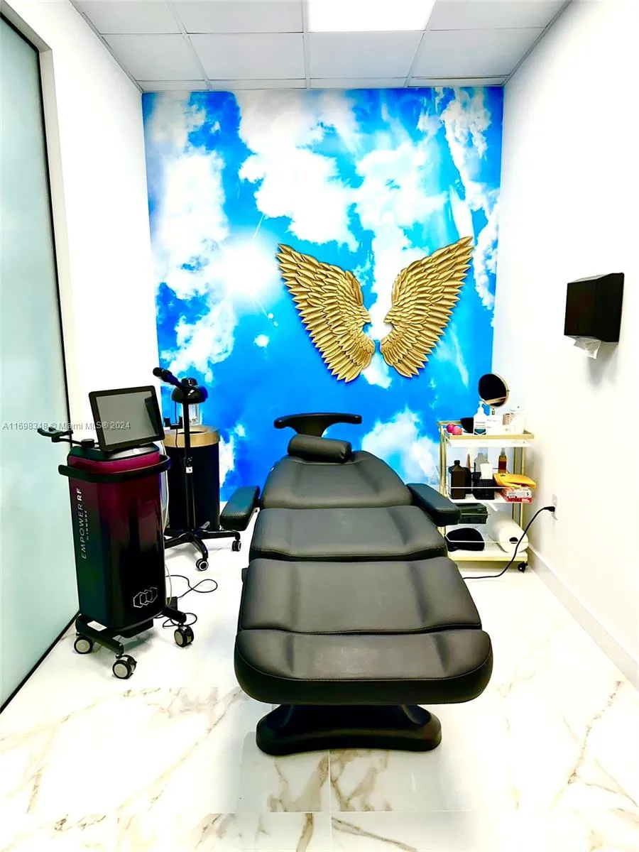 Collins Avenue, Sunny Isles Beach FL 33160