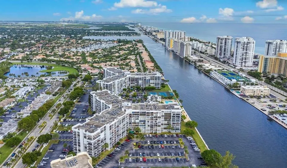 800 Parkview Dr # 527, Hallandale Beach FL 33009