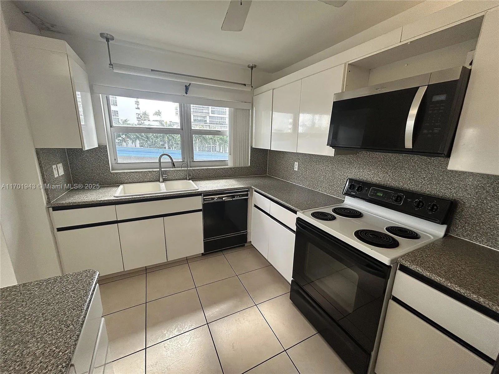 1825 S Ocean Dr # 401, Hallandale Beach FL 33009