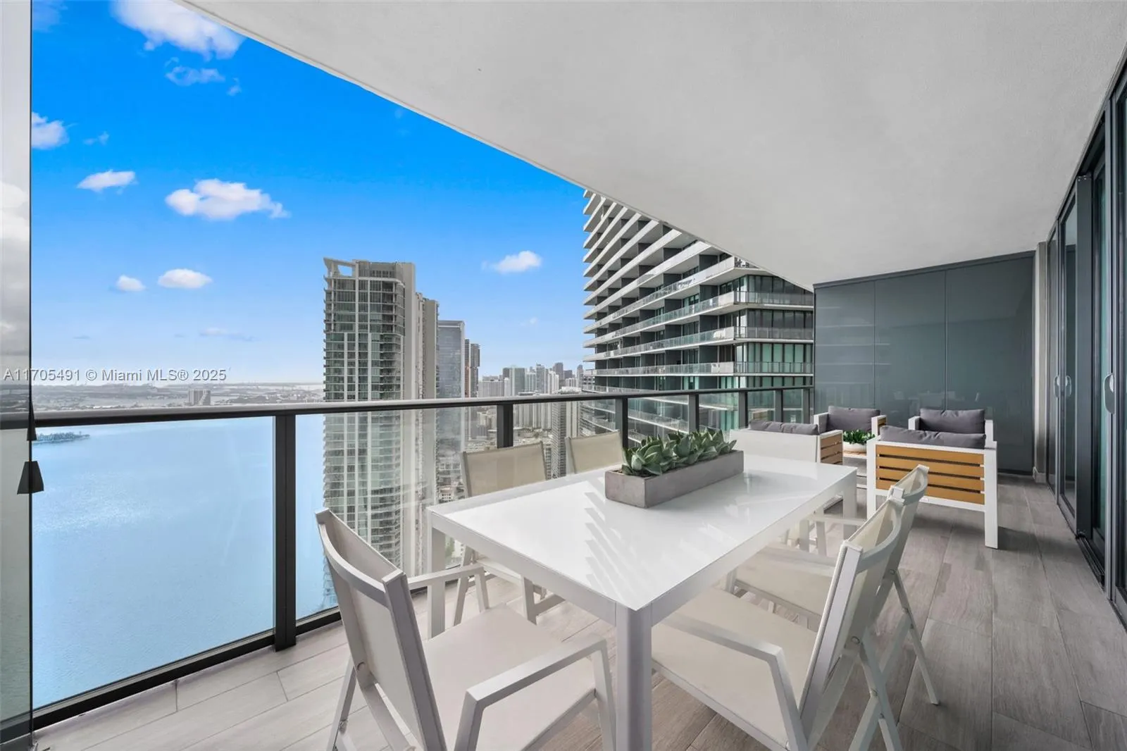 650 NE 32nd St, Miami FL 33137