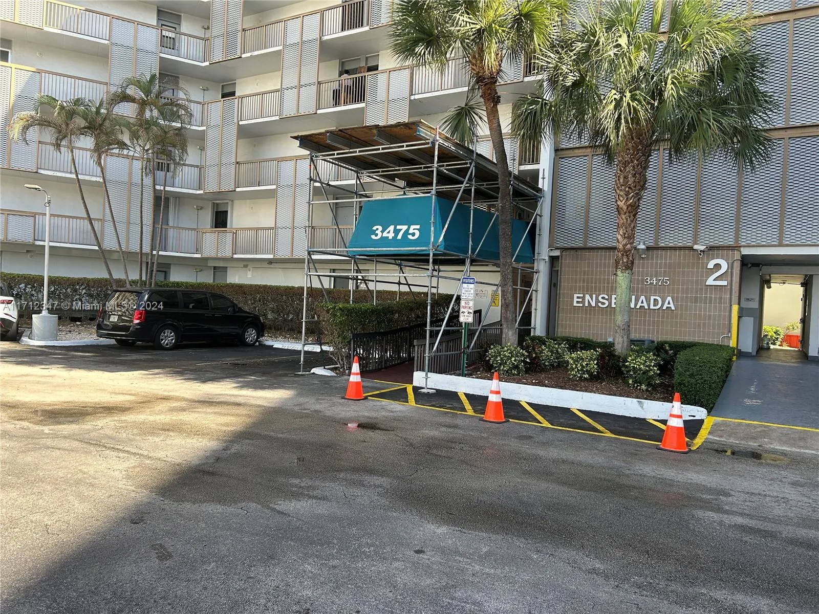 2 bedroom 2 bath for sale at 3475 N Country Club Dr # 618, Aventura FL 33180