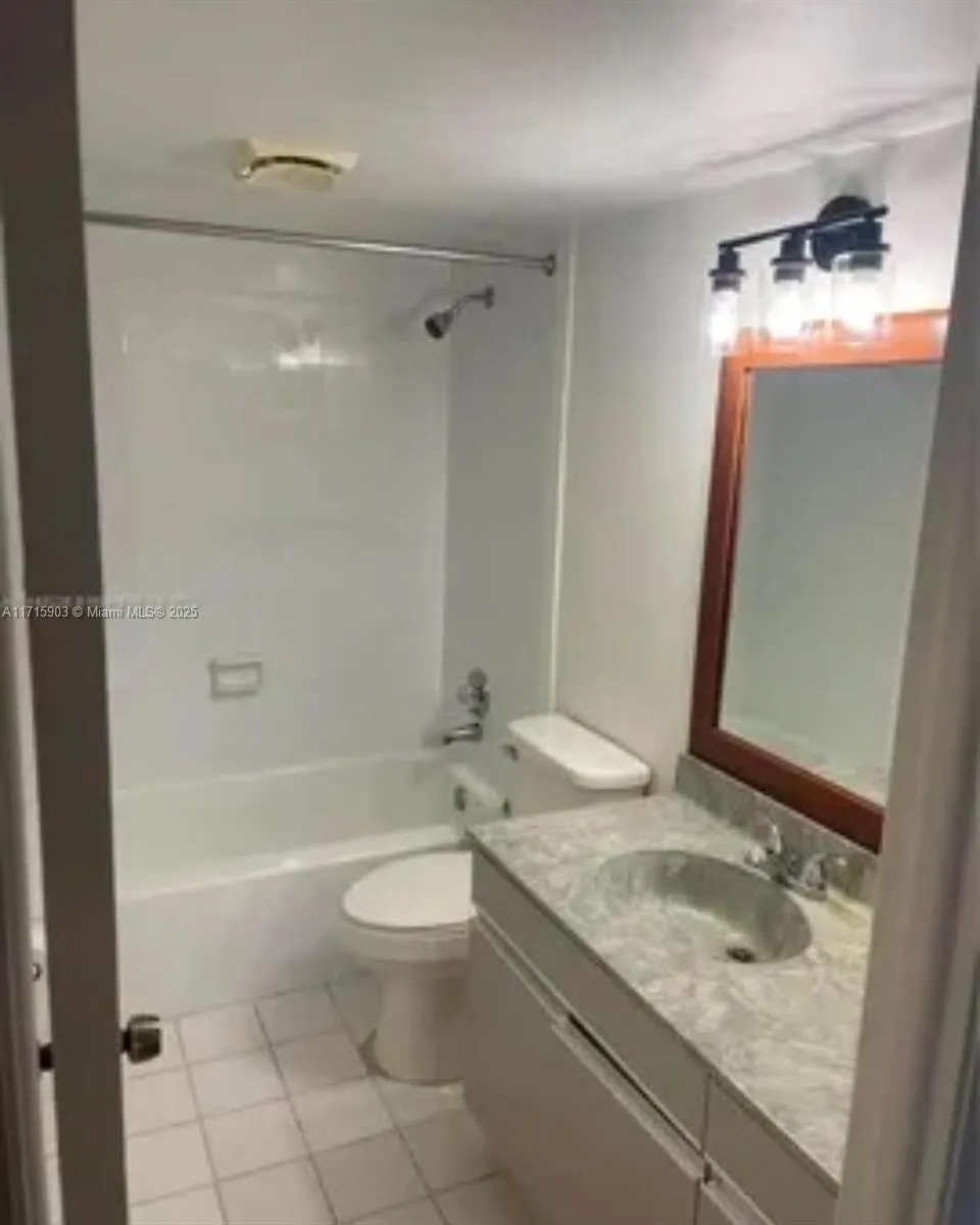 6700 Cypress Rd # 512, Plantation FL 33317