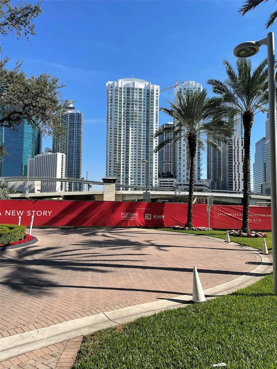 90 SW 3, Miami FL 33130