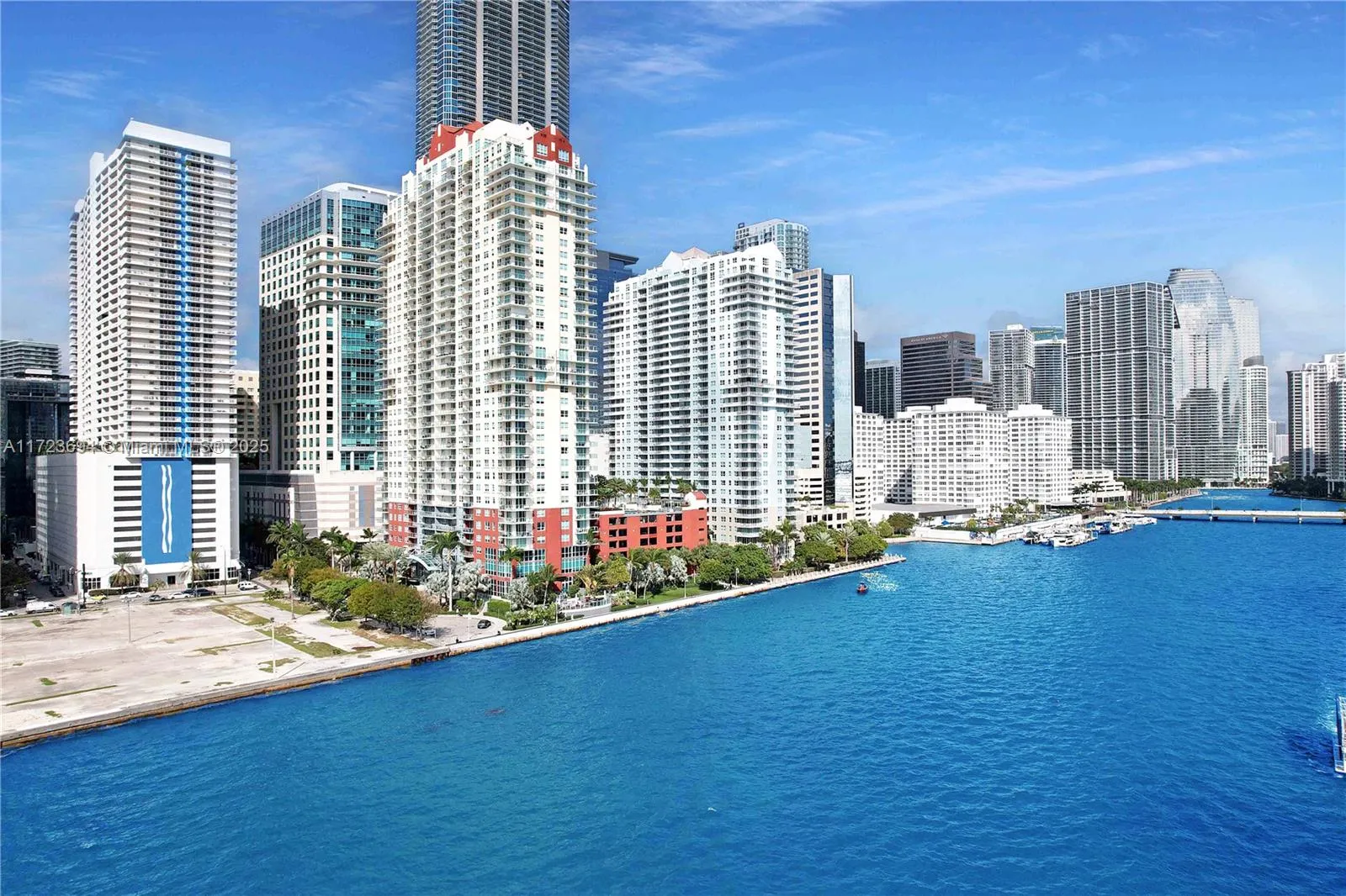 3 bedroom 2 bath for sale at 1155 Brickell Bay Dr # 704, Miami FL 33131