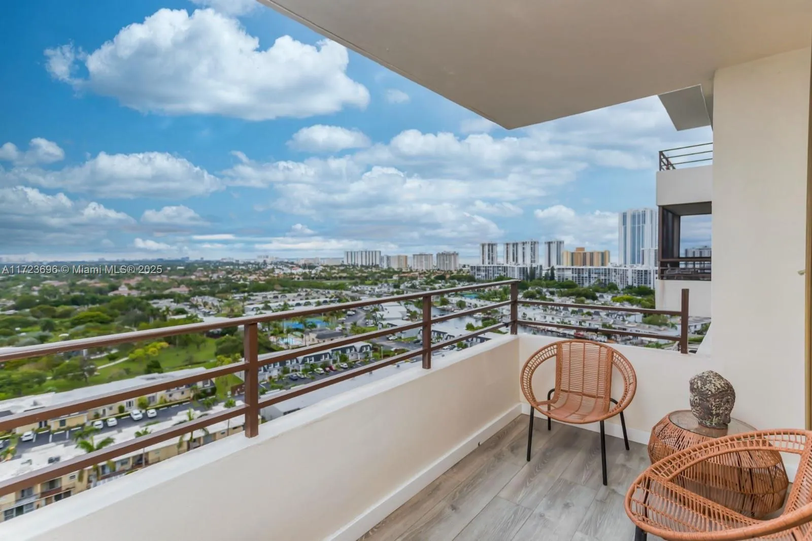 600 Three Islands Blvd # 1602, Hallandale Beach FL 33009