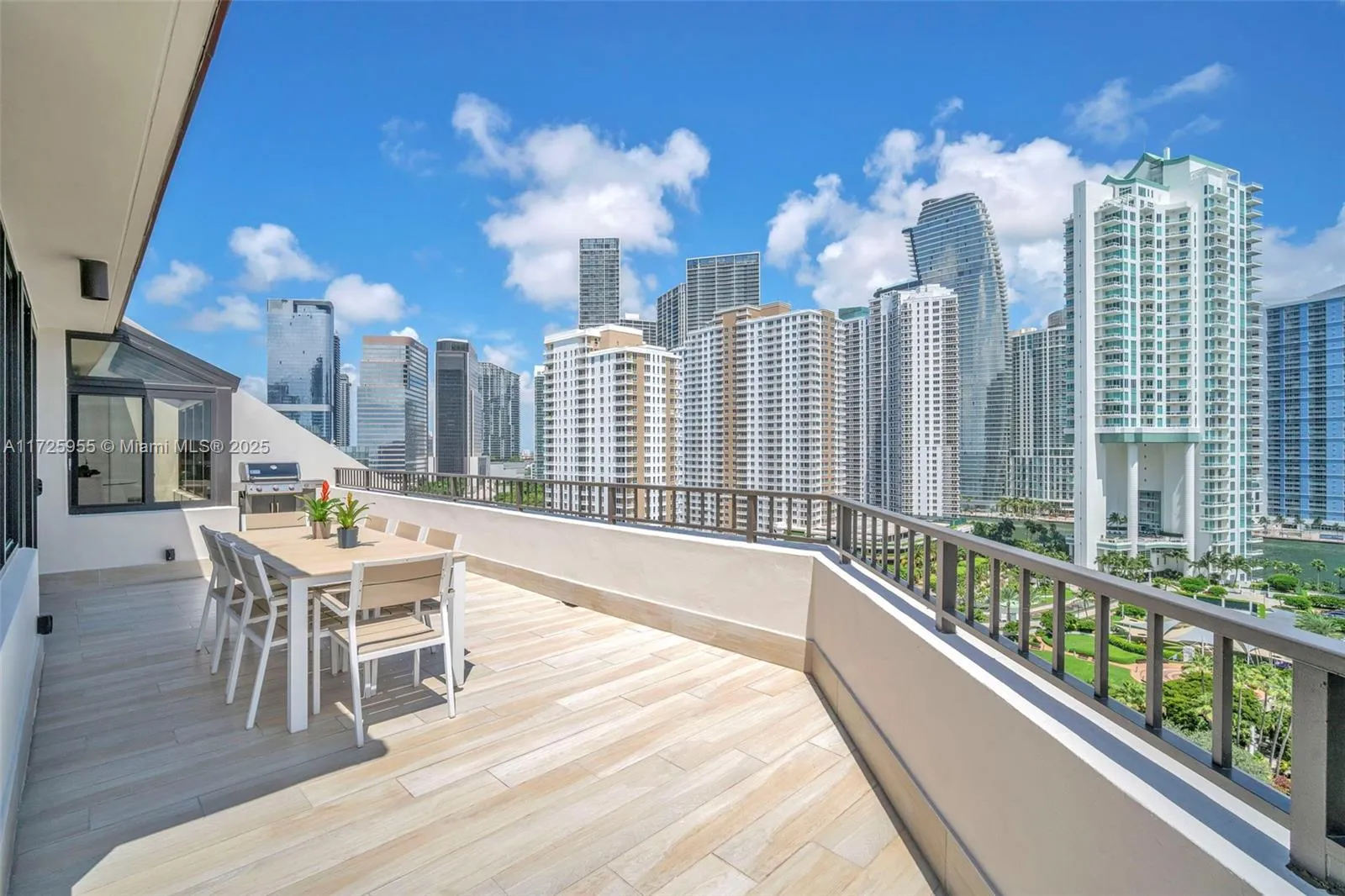520 Brickell Key Dr # A1816, Miami FL 33131