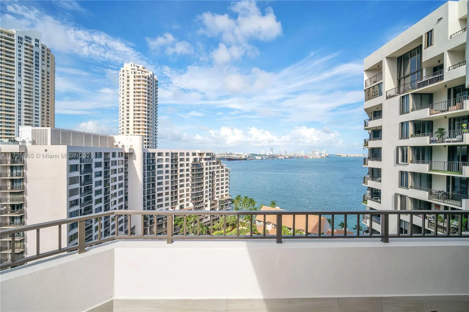 520 Brickell Key Dr # A1816, Miami FL 33131