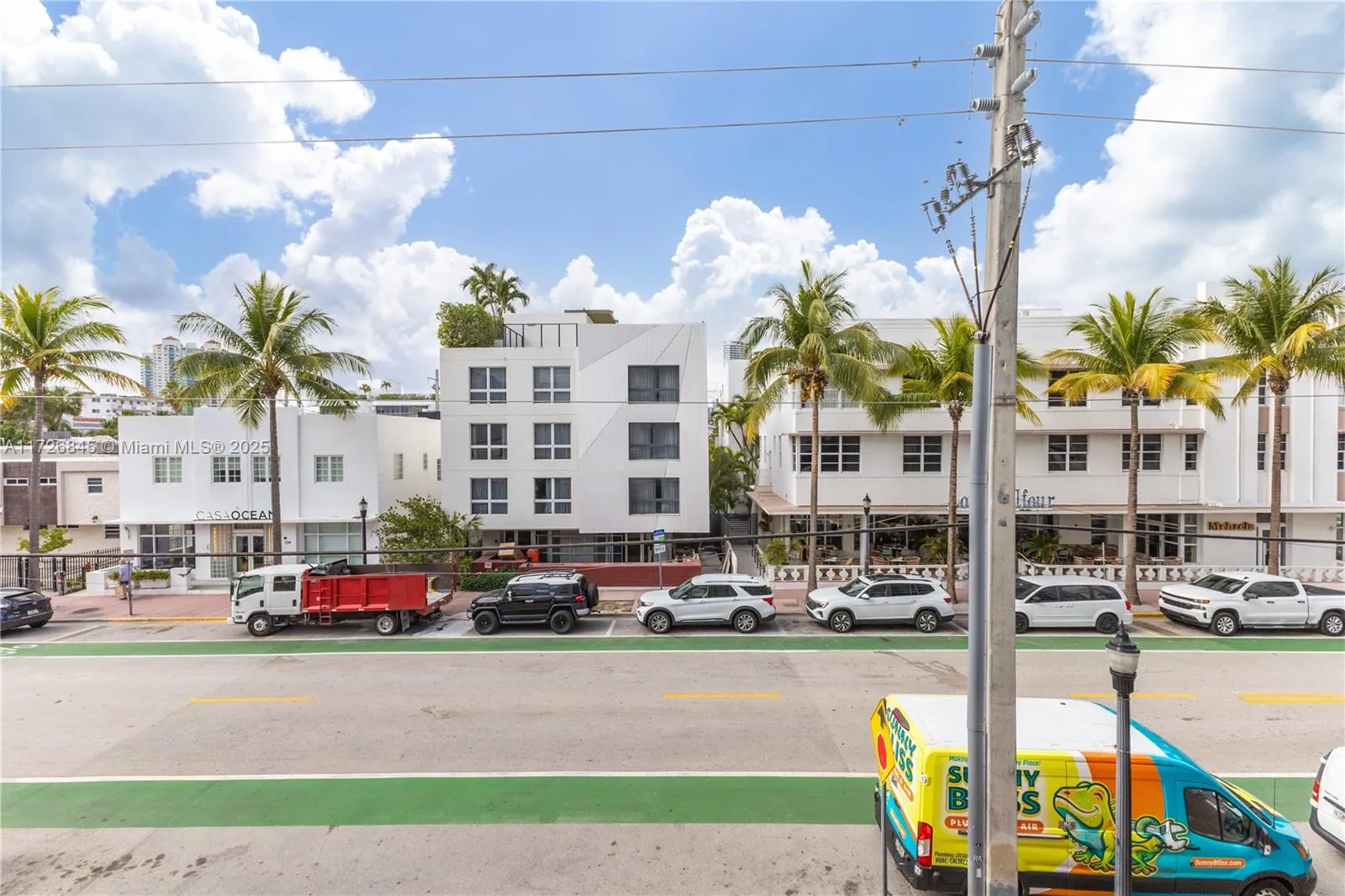 1 bedroom 1 bath for sale at 345 Ocean Dr # 304, Miami Beach FL 33139