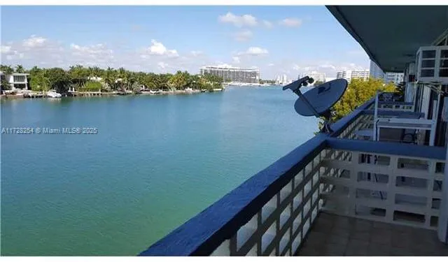 6484 Indian Creek Dr # 310, Miami Beach FL 33141