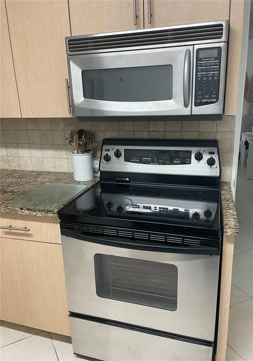 5555 Collins Ave # 6T, Miami Beach FL 33140