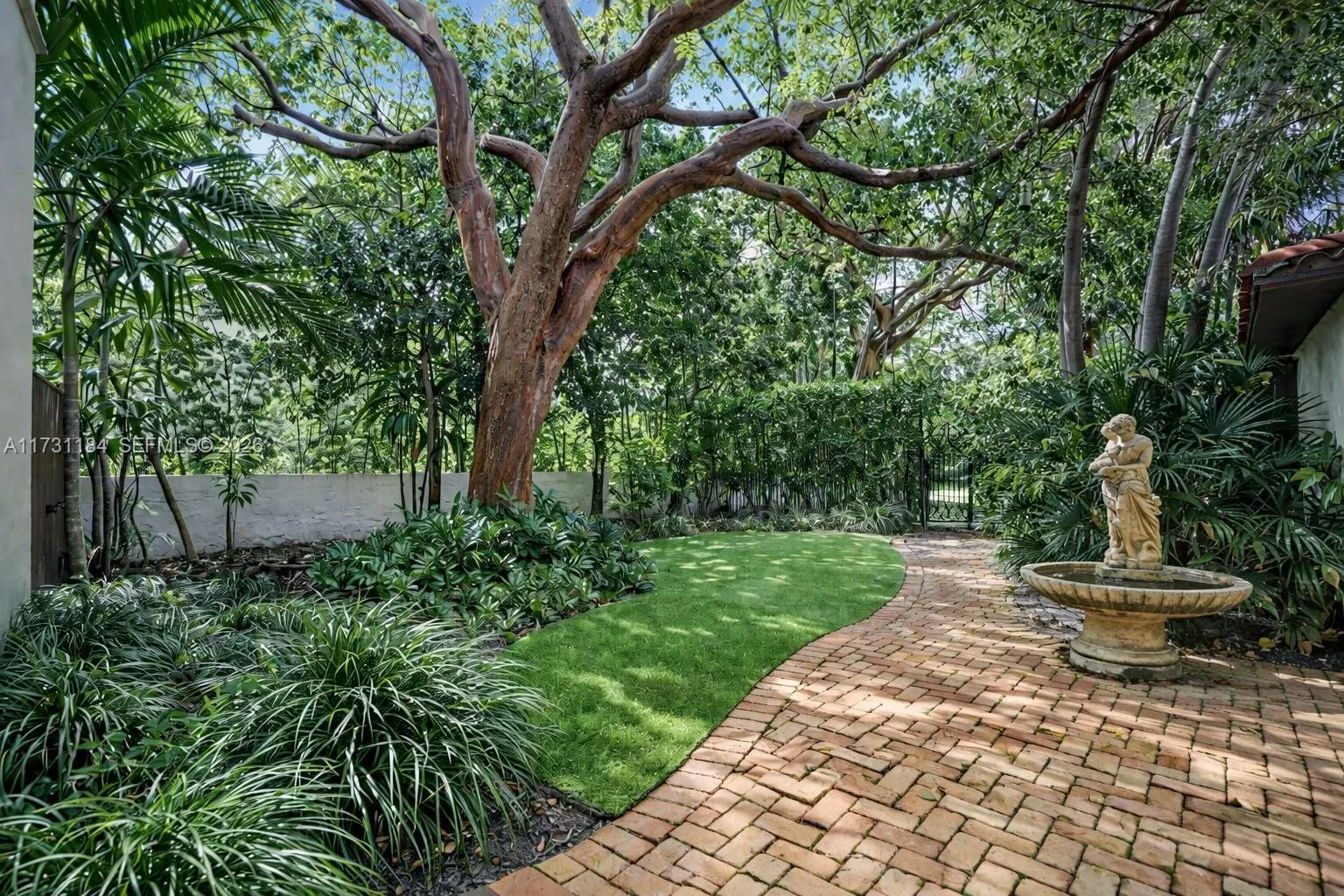 6121 La Gorce Dr, Miami Beach FL 33140