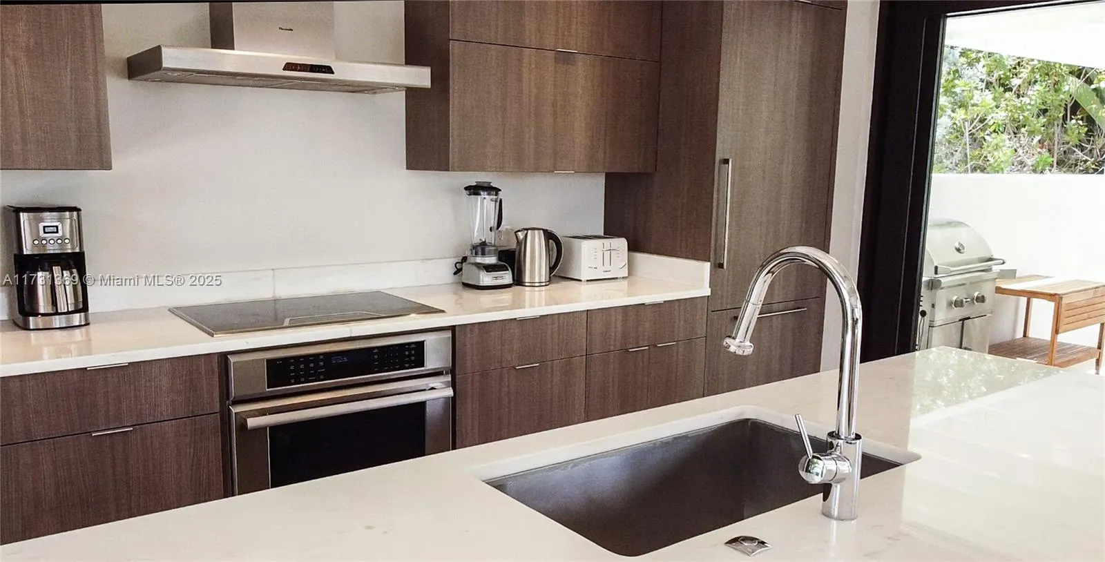 Villas at Pinney's Beach 2010 # 2010, FL