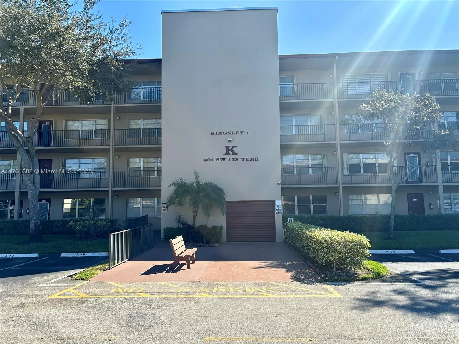1 bedroom 1 bath for sale at 801 SW 133rd Ter # 415K, Pembroke Pines FL 33027
