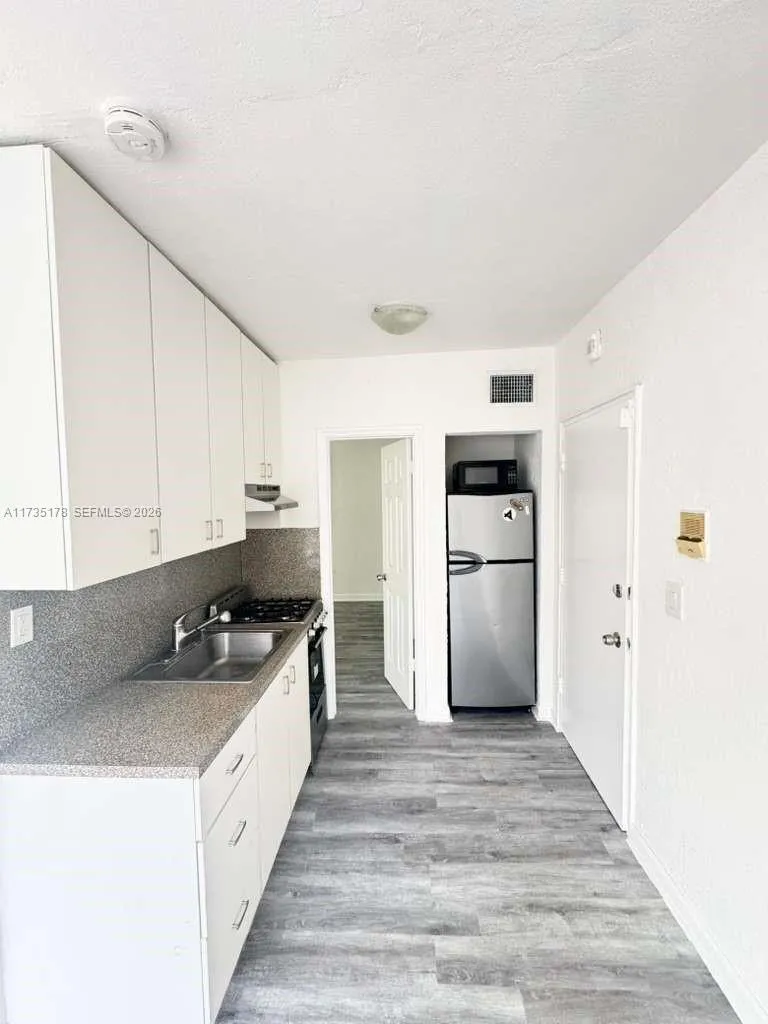 1555 Pennsylvania Ave # 202, Miami Beach FL 33139