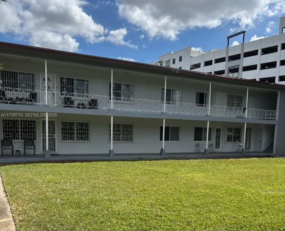 1 bedroom 1 bath for sale at 383 E 4th Ave # 8, Hialeah FL 33010