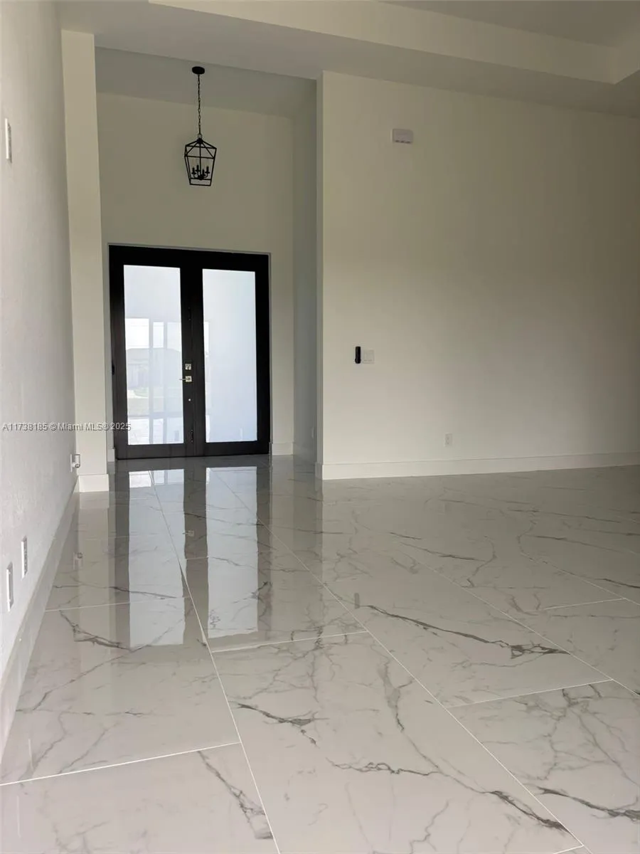 2717 NW 42nd Ave, Cape Coral FL 33993