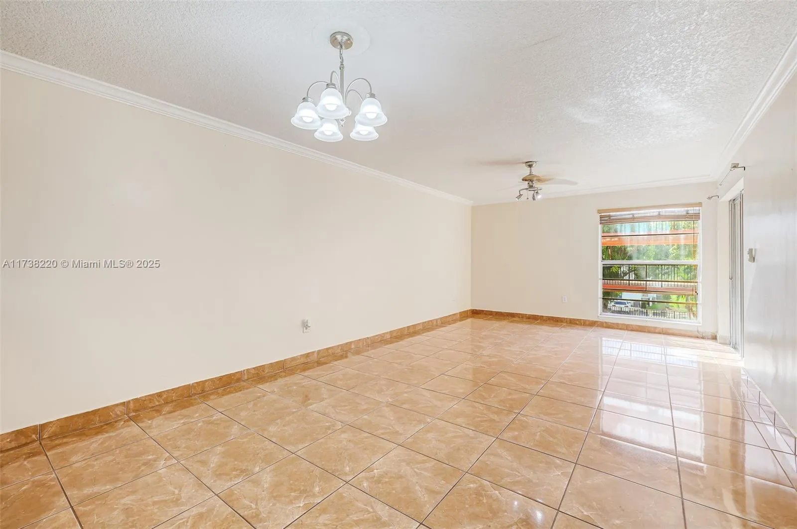 1910 W 56th St # 3225, Hialeah FL 33012