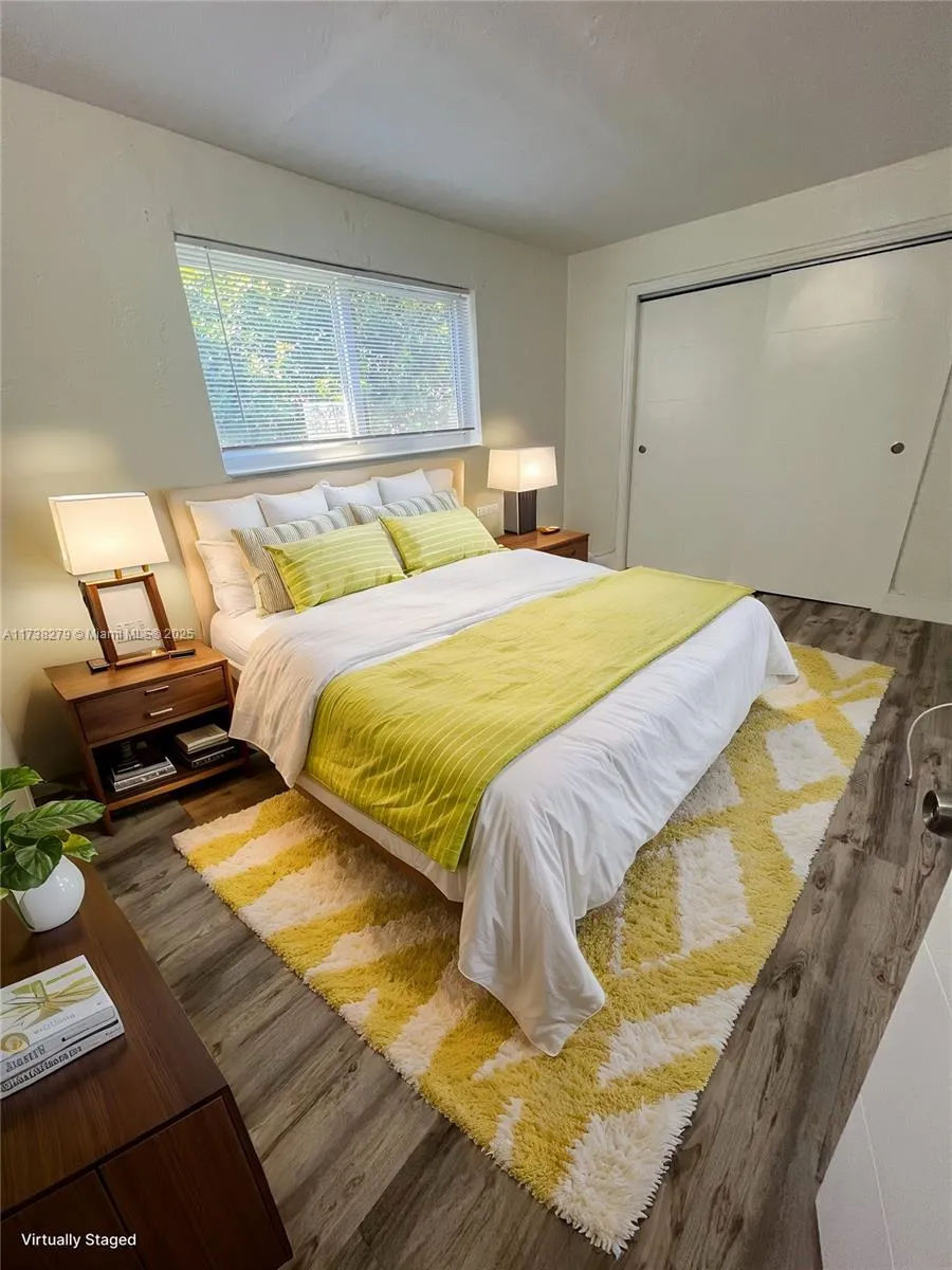 1630 NW 18th St, Miami FL 33125