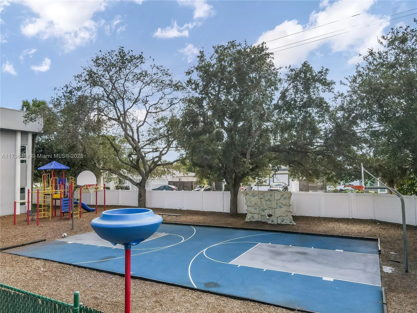 2751 Van Buren St, Hollywood FL 33020