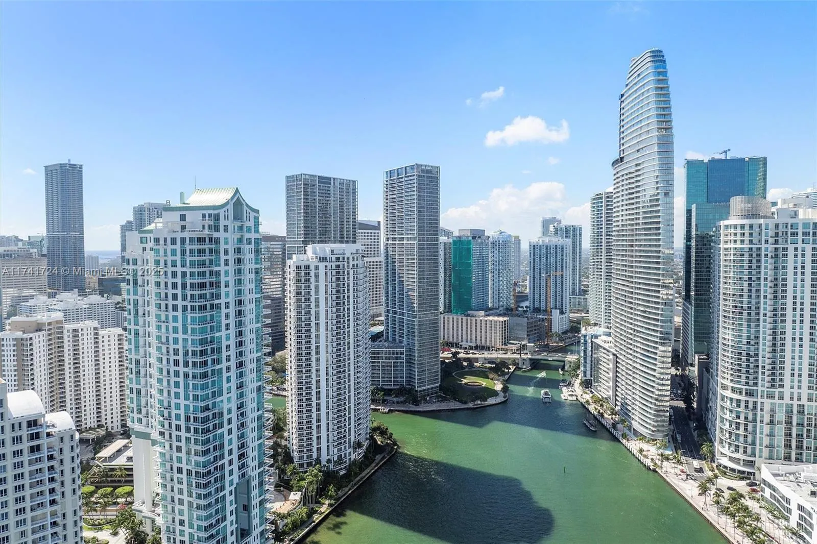 2 bedroom 3 bath for sale at 300 Biscayne Blvd Way # 903, Miami FL 33131