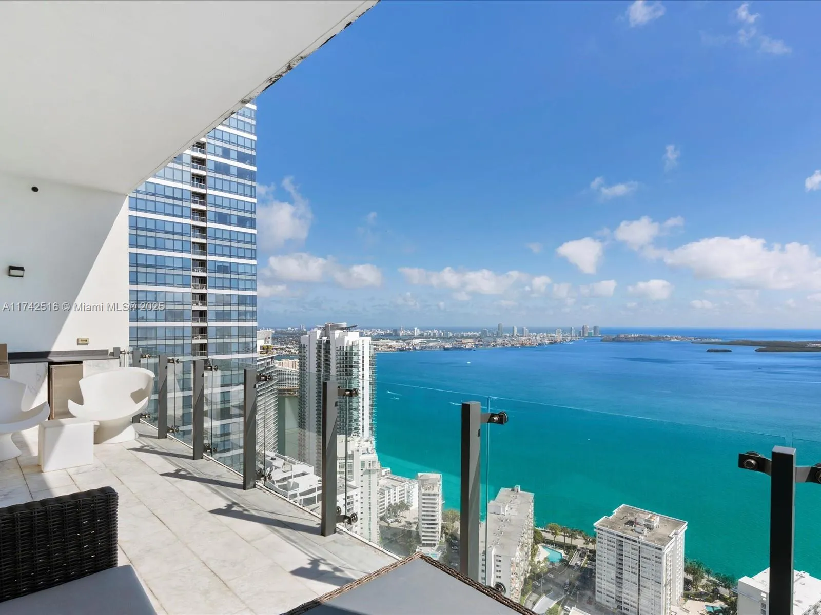 3 bedroom 3 bath for sale at 1451 Brickell Ave # 5101, Miami FL 33131