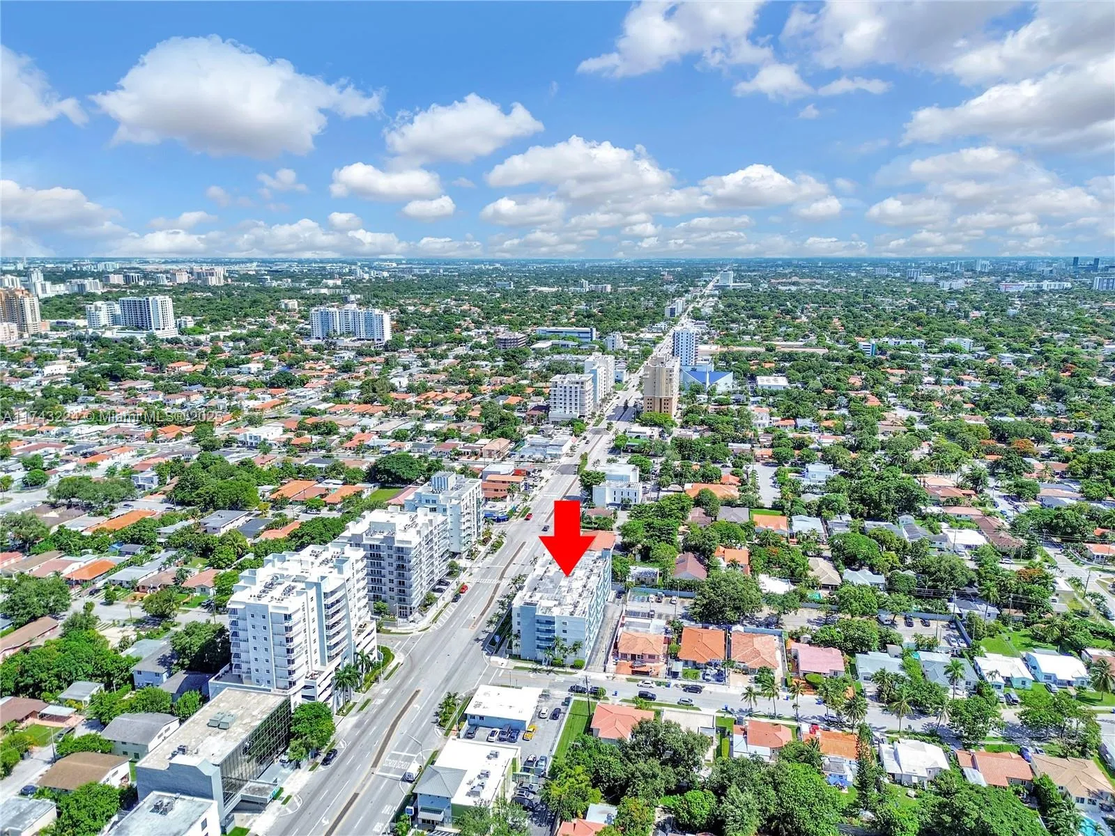 2 bedroom 2 bath for sale at 2575 SW 27th Ave # 508, Miami FL 33133