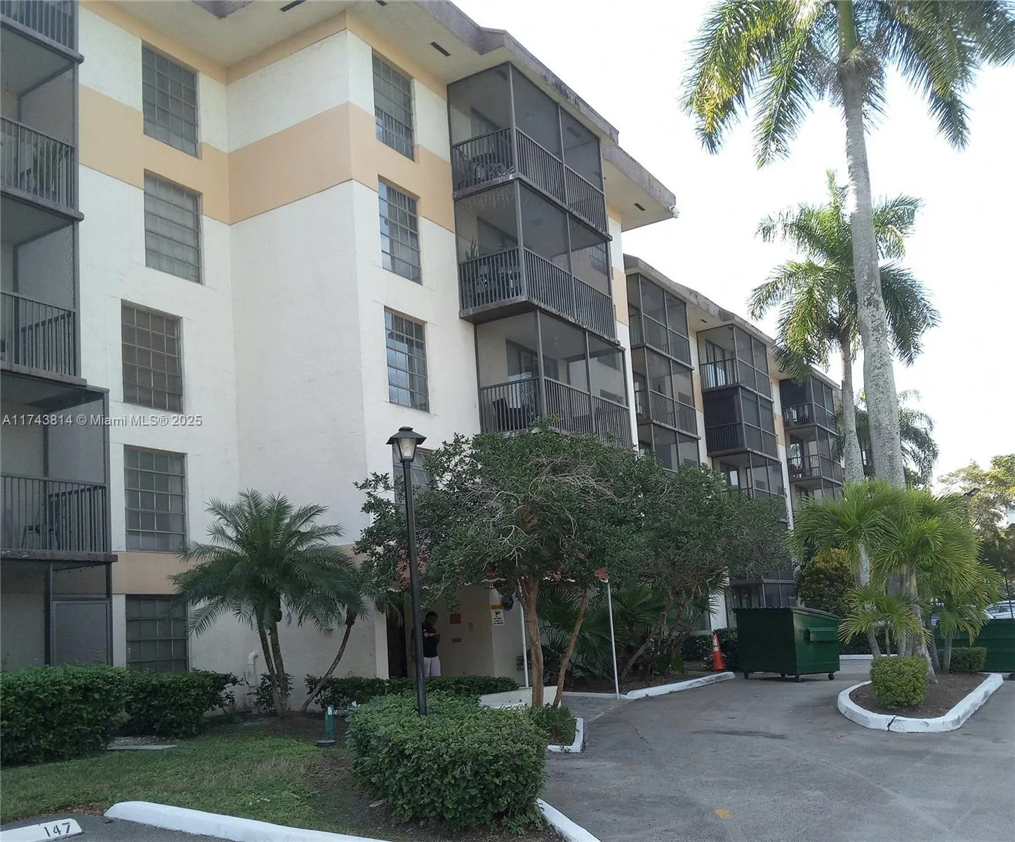 1 bedroom 1 bath for sale at 5570 NW 44th St # 507A, Lauderhill FL 33319