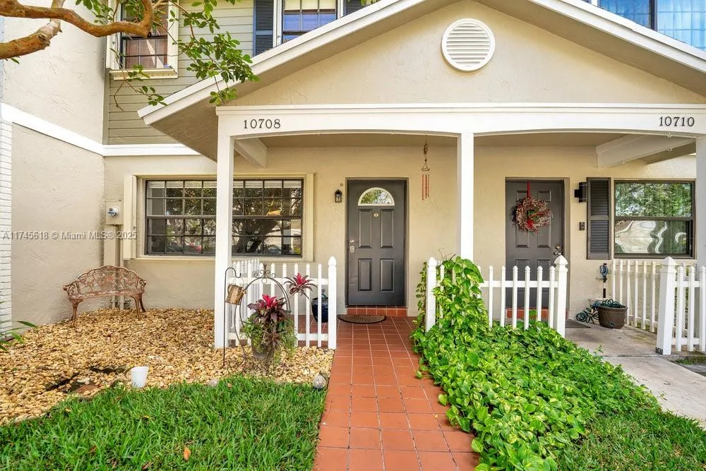 2 bedroom 2 bath for sale at 10708 NW 10th St # 1, Pembroke Pines FL 33026