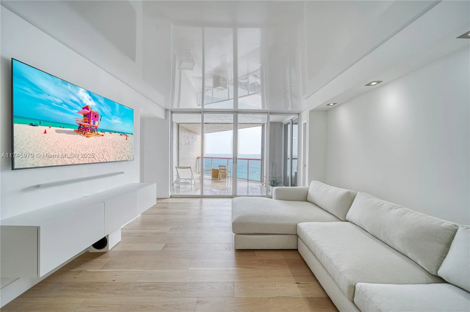 2 bedroom 2 bath for sale at 6767 Collins Ave # 1706, Miami Beach FL 33141