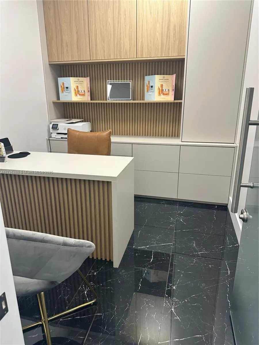 8205 NW 12th St, Doral FL 33126