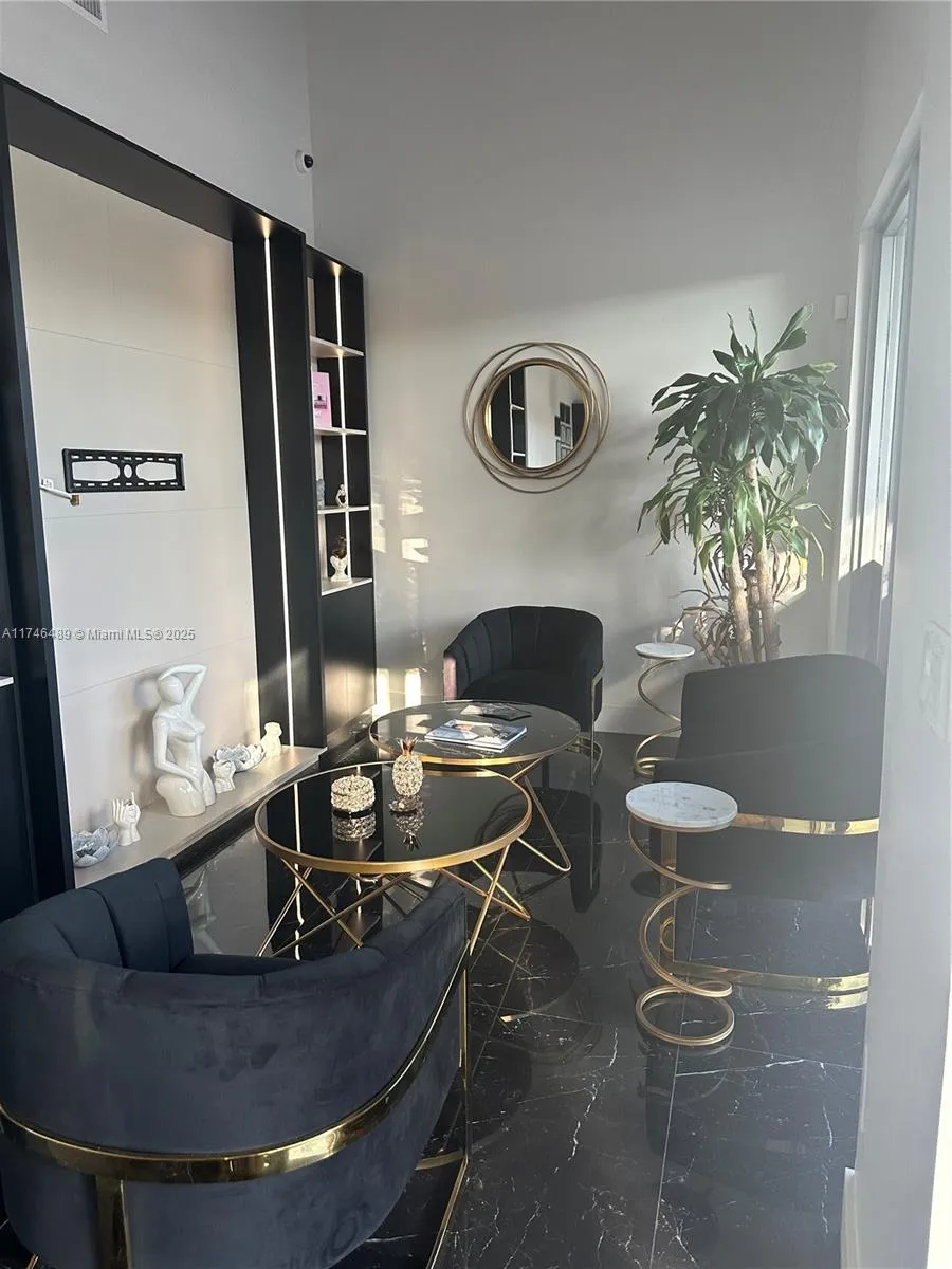 8205 NW 12th St, Doral FL 33126