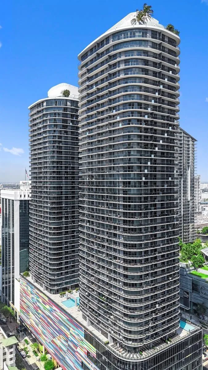 2 bedroom 2 bath for sale at 45 SW 9th St # 3306, Miami FL 33130