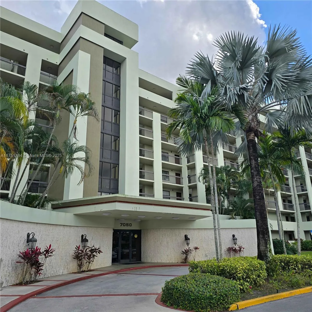 7050 NW 44th St # 306, Lauderhill FL 33319