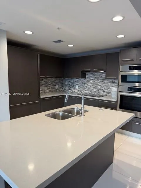 7661 NW 107th Ave # 512, Doral FL 33178