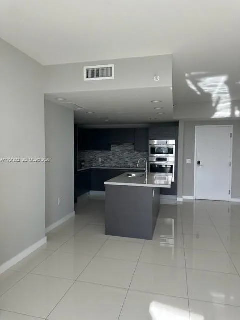 7661 NW 107th Ave # 512, Doral FL 33178