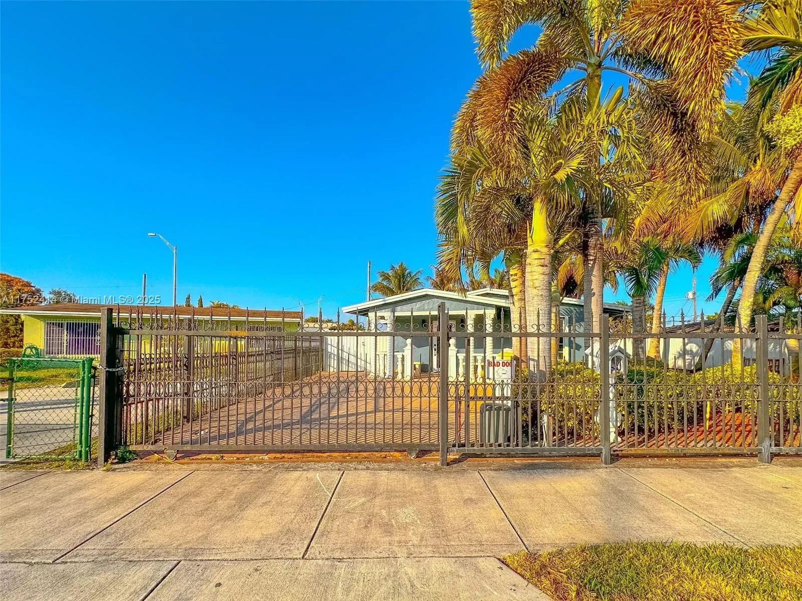 621 SE 3rd Pl, Hialeah FL 33010