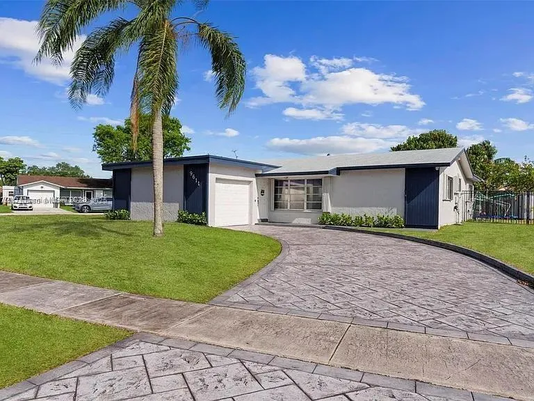 3 bedroom 2 bath for sale at 9611 NW 13th St, Pembroke Pines FL 33024