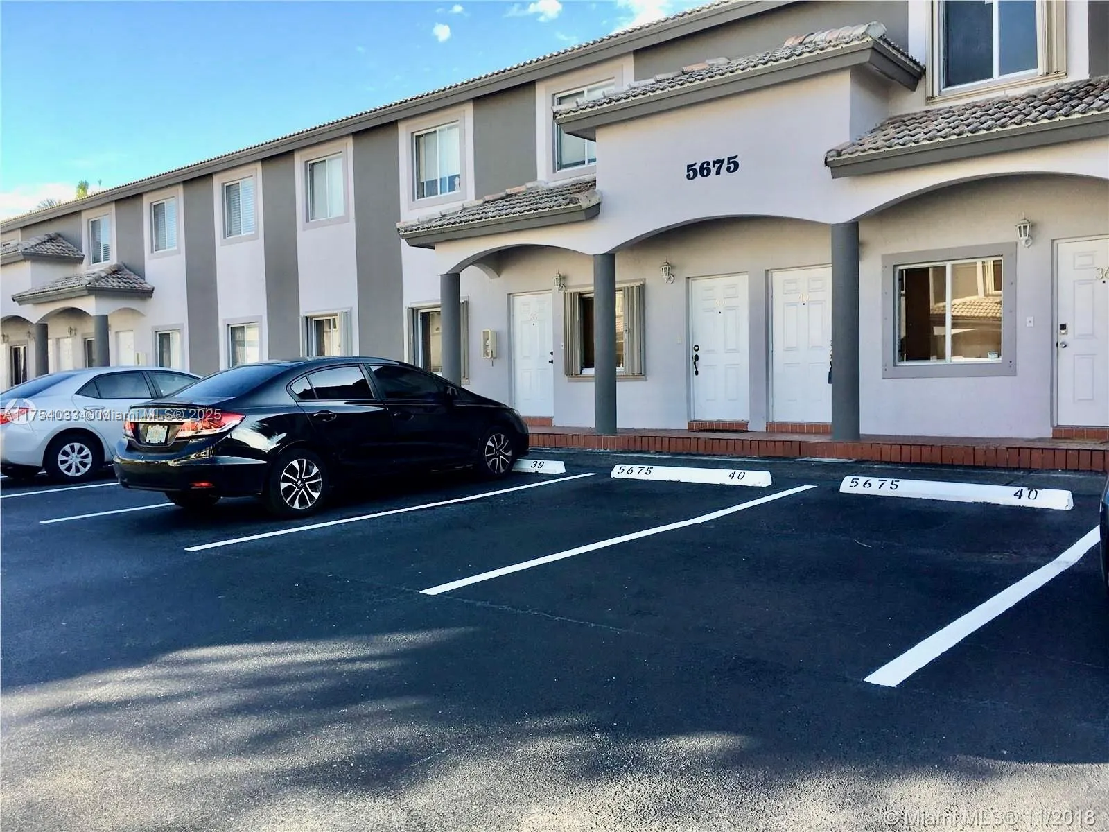 3 bedroom 2 bath for sale at 5675 NW 109th Ave # 40, Doral FL 33178