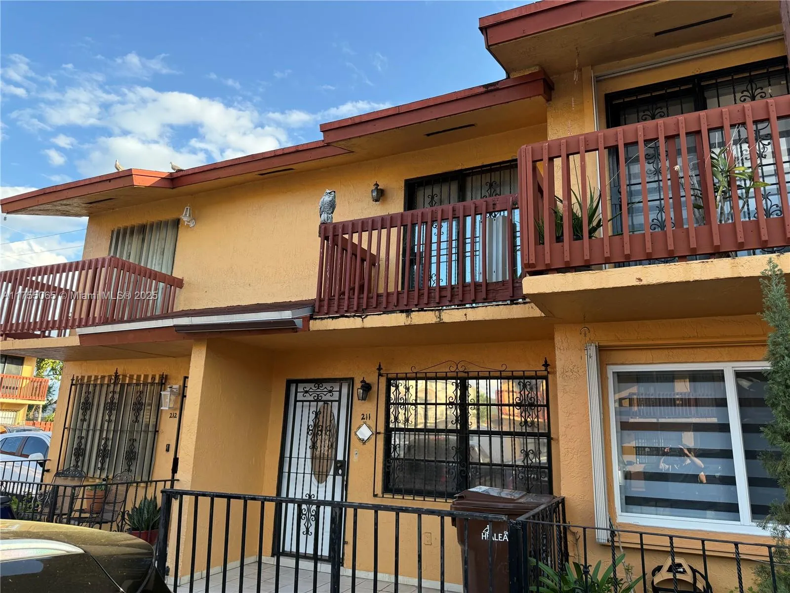 2211 W 52nd St # 211, Hialeah FL 33016